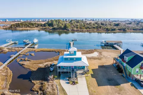 261 Waterway Dr, Sneads Ferry, NC 28460