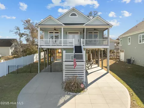 1803 E Yacht Dr, Oak Island, NC 28465
