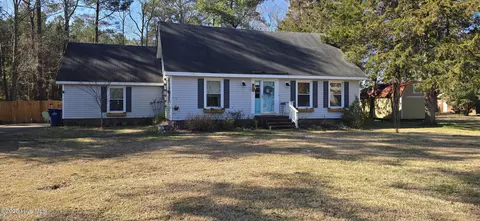 1500 Oakhurst Cir, Greenville, NC 27834