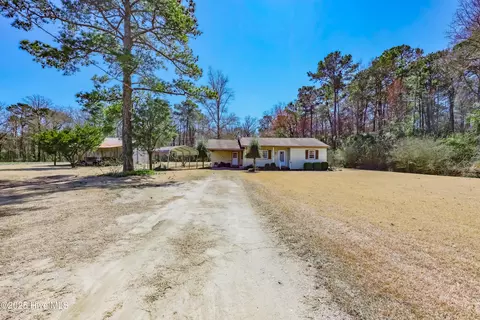 342 Quince Dail Rd, Chinquapin, NC 28521