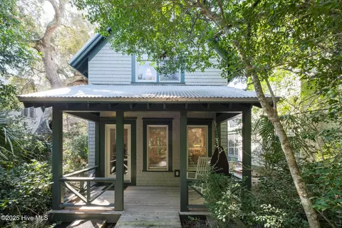 621 Kinnakeet Way, Bald Head Island, NC 28461