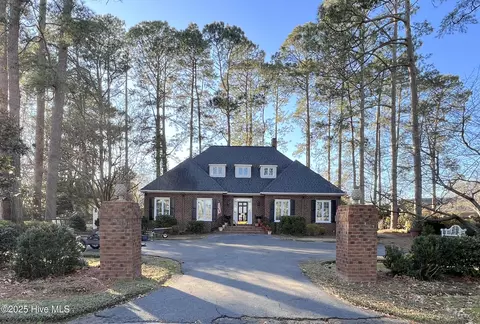 3252 Circle Dr, Farmville, NC 27828