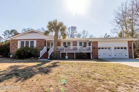 315 S Belvedere Dr, Hampstead, NC 28443