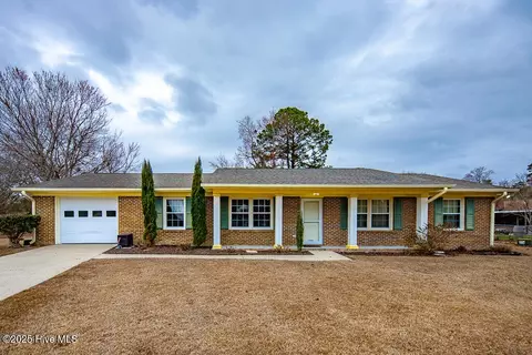 22 Cherokee Cir, Havelock, NC 28532