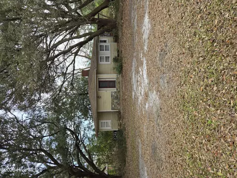 8561 Daws Creek Rd SE, Winnabow, NC 28479