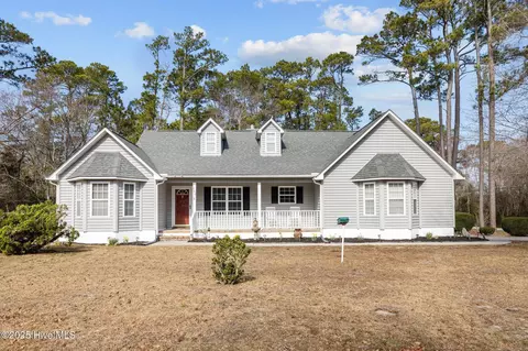 300 Crestwood Dr, Newport, NC 28570