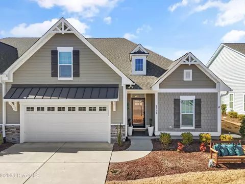 3754 Canary Ln, Southport, NC 28461
