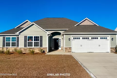 330 Black Hawk Dr, Jacksonville, NC 28546