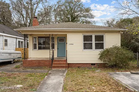 1208 Wright St, Wilmington, NC 28401