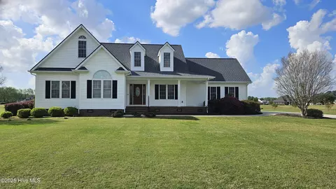 1642 Timberlake Dr, Clinton, NC 28328