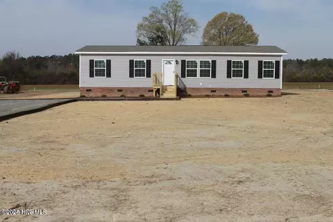 332 Pridgen Acres Dr, Clarkton, NC 28433
