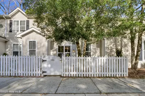 5813 Wrightsville Ave #186, Wilmington, NC 28403