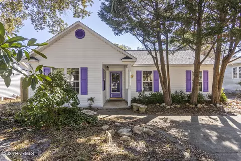 106 NW 13th St, Oak Island, NC 28465