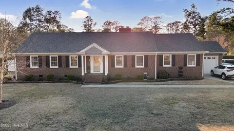 4509 Carteret Dr, Trent Woods, NC 28562