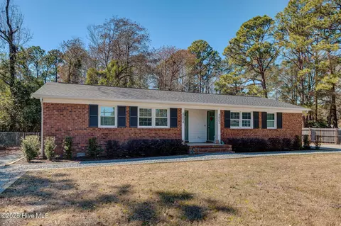 4804 Collegiate Dr, Wilmington, NC 28403