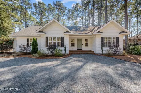 33 Birdie Dr, Whispering Pines, NC 28327