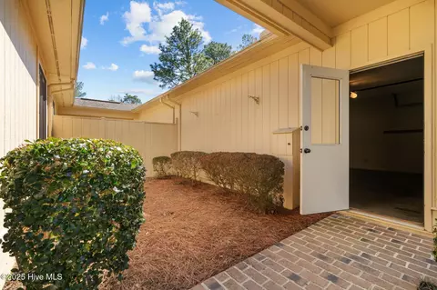 80 Lake Point Dr, Pinehurst, NC 28374 photo 9