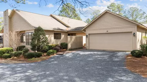 80 Lake Point Dr, Pinehurst, NC 28374