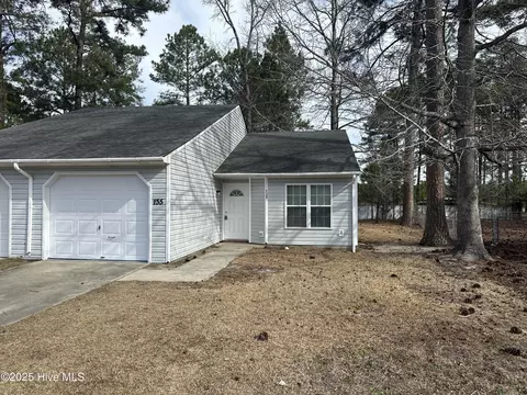 135 Village Ct, Havelock, NC 28532