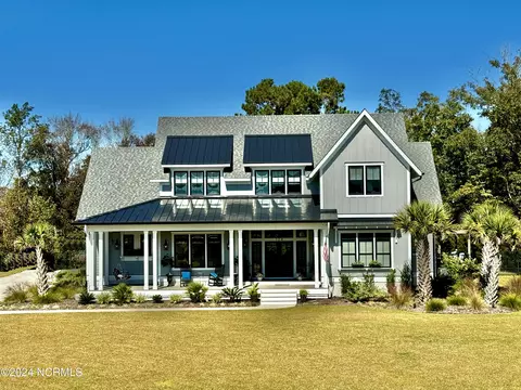 124 W Colonnade Dr, Hampstead, NC 28443