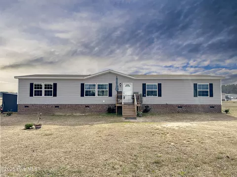 110 Oak Dr, Warsaw, NC 28398