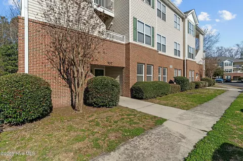 707 Indica Ct #101, Wilmington, NC 28405