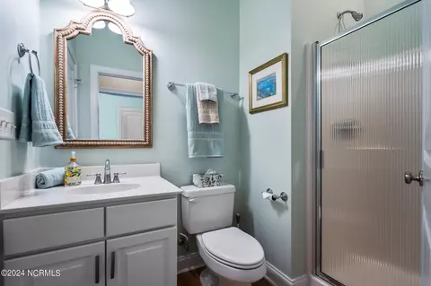Bath - 508 Lakeview Dr, Hampstead, NC 28443 photo 2 of 4