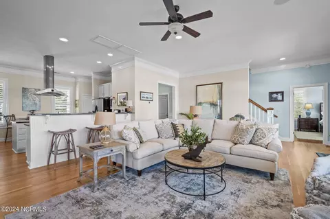 Living - 508 Lakeview Dr, Hampstead, NC 28443 photo 2 of 2