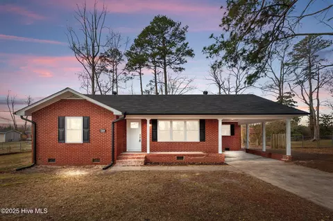 2166 Lane St, Kinston, NC 28504