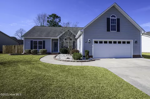 110 Frost Ct, New Bern, NC 28560