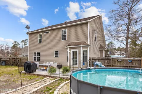 Exterior - 129 Pebble Beach Dr, Hampstead, NC 28443 photo 7 of 7