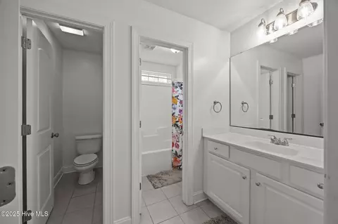 Bath - 129 Pebble Beach Dr, Hampstead, NC 28443 photo 6 of 7