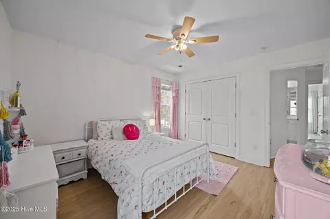 Bedroom - 129 Pebble Beach Dr, Hampstead, NC 28443 photo 11 of 11