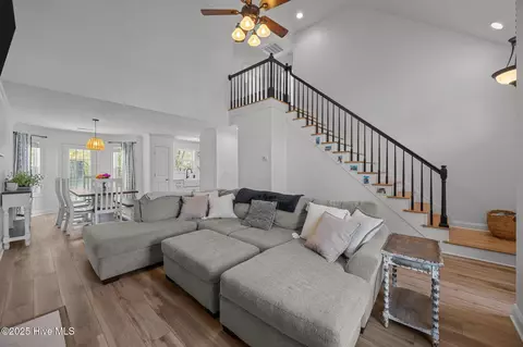 Entry Way - 129 Pebble Beach Dr, Hampstead, NC 28443 photo 1 of 5