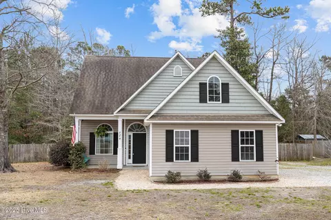 129 Pebble Beach Dr, Hampstead, NC 28443