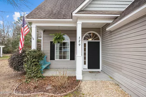 Exterior - 129 Pebble Beach Dr, Hampstead, NC 28443 photo 2 of 7