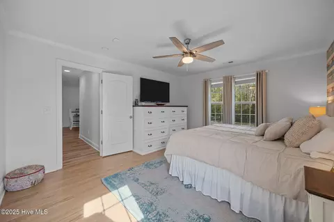 Bedroom - 129 Pebble Beach Dr, Hampstead, NC 28443 photo 3 of 11