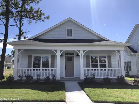 2289 Crescent Bay Dr, Southport, NC 28461