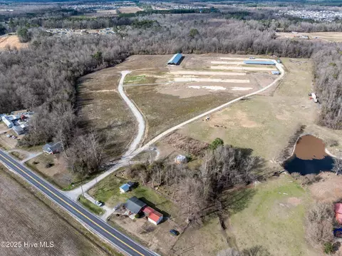108 Peewee Murphy Ln, Richlands, NC 28574