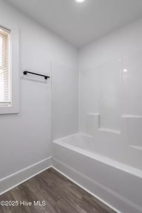 Bath - 620 St David St, Grifton, NC 28530 photo 2 of 3