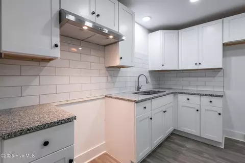 Kitchen - 620 St David St, Grifton, NC 28530 photo 2 of 4