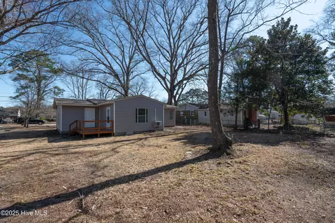 Exterior - 620 St David St, Grifton, NC 28530 photo 6 of 11