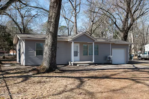 620 St David St, Grifton, NC 28530