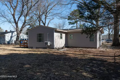 Exterior - 620 St David St, Grifton, NC 28530 photo 9 of 11