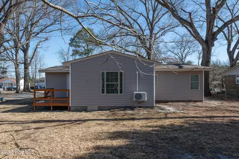Exterior - 620 St David St, Grifton, NC 28530 photo 7 of 11