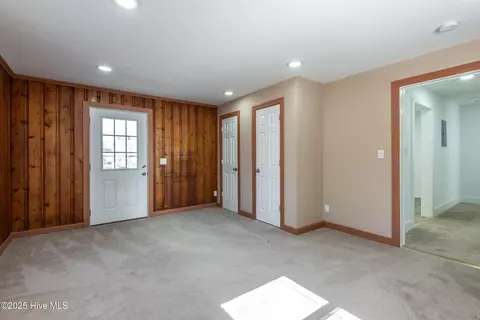 Living - 620 St David St, Grifton, NC 28530 photo 6 of 6