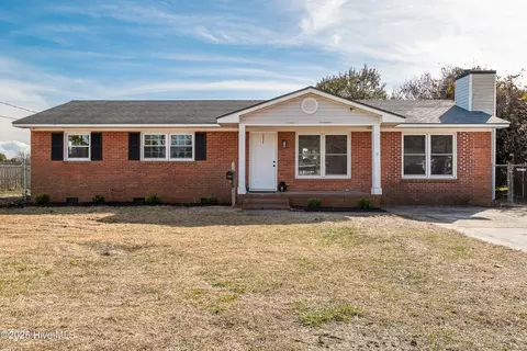 2401 Emeline Pl, Morehead City, NC 28557