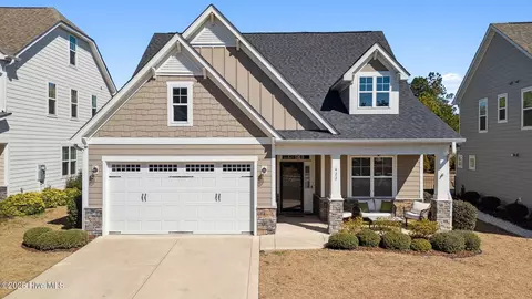 422 Kerr Lake Rd, Aberdeen, NC 28315