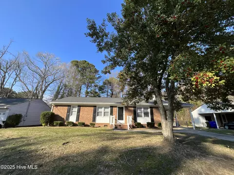 203 Kent Rd, Greenville, NC 27858