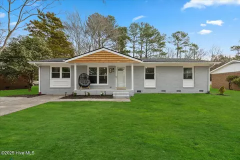 109 Oakdale Rd, Greenville, NC 27834